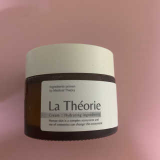 La Theorie Hydrating Ingredients | 하이드레이팅 인그레이디언츠 — 5점을 준 리뷰어가 2020년 5월 올린 사용 사진