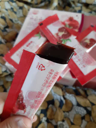 헬스업_쁘띠쁘띠석류콜라겐젤리_20g x 14포 — 5점을 준 리뷰어가 2020년 10월 올린 사용 사진