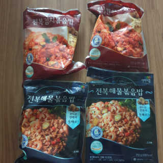 바다는다웰빙이다 전복해물볶음밥/전복김치볶음밥 250g-4봉지 — 5점을 준 리뷰어가 2020년 10월 올린 사용 사진