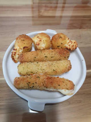 가치식탁 리얼치즈스틱, 리얼크림치즈볼 — 5점을 준 리뷰어가 2020년 10월 올린 사용 사진