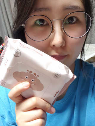 아이수 브론 몬스터 휴대용 아기 물티슈 — 5점을 준 리뷰어가 2020년 11월 올린 사용 사진