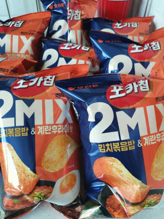 포카칩 2MIX 김치볶음밥 and 계란후라이맛 — 5점을 준 리뷰어가 2020년 7월 올린 사용 사진