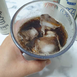 일화 No 슈가0Kcal 스테비아 톡별콜라 콤보팩 250mlX30 캔 — 3점을 준 리뷰어가 2020년 7월 올린 사용 사진