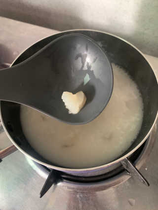 한촌몰 설렁탕집 가마솥 도가니탕 350g x 2팩 — 2점을 준 리뷰어가 2020년 8월 올린 사용 사진