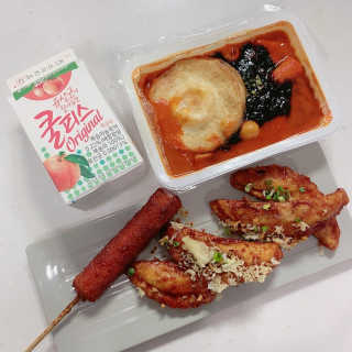 죠스떡볶이 [죠스푸드] 짜빠떡볶이+떡또그+범벅만두 신메뉴 3종 — 5점을 준 리뷰어가 2020년 4월 올린 사용 사진
