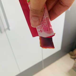 헬스업_쁘띠쁘띠석류콜라겐젤리_20g x 14포 — 5점을 준 리뷰어가 2020년 8월 올린 사용 사진