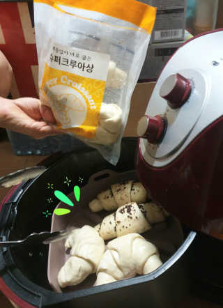 카페이노스 해동없이 바로 굽는 크로플 생지, 플레인 크루아상 — 5점을 준 리뷰어가 2020년 7월 올린 사용 사진