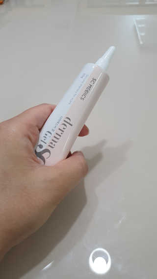 derma SC-Gel 더마에스씨 겔 20g — 5점을 준 리뷰어가 2020년 5월 올린 사용 사진