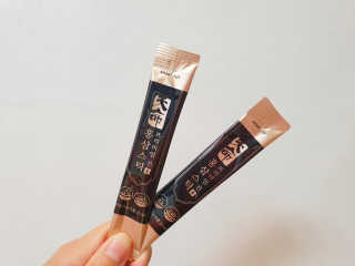헬스업_천명진프리미엄홍삼스틱_10ml x 30포 — 5점을 준 리뷰어가 2020년 7월 올린 사용 사진