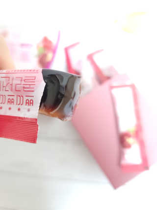 헬스업_쁘띠쁘띠석류콜라겐젤리_20g x 14포 — 5점을 준 리뷰어가 2020년 8월 올린 사용 사진