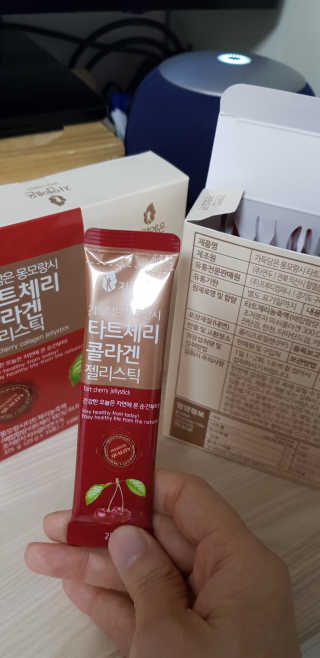자연에온 가득담은 몽모랑시 타트체리 콜라겐 젤리스틱 — 5점을 준 리뷰어가 2020년 12월 올린 사용 사진