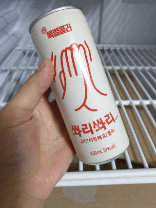 일화 No 슈가0Kcal 스테비아 톡별콜라 콤보팩 250mlX30 캔 — 5점을 준 리뷰어가 2020년 7월 올린 사용 사진