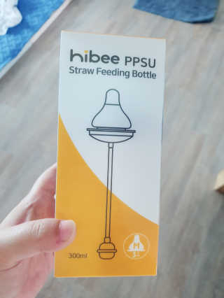 하이비코리아 앉아서나서서먹는젖병 하이비 PPSU 빨대젖병 — 3.5점을 준 리뷰어가 2020년 6월 올린 사용 사진