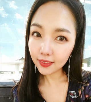 스틸라 헤븐스 휴 하이라아이터 — 5점을 준 리뷰어가 2020년 5월 올린 사용 사진