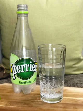 페리에 라임 500ml 투명페트 — 5점을 준 리뷰어가 2020년 11월 올린 사용 사진