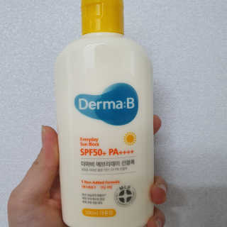 더마비 에브리데이 선블록 SPF50+PA++++ — 4.5점을 준 리뷰어가 2020년 4월 올린 사용 사진