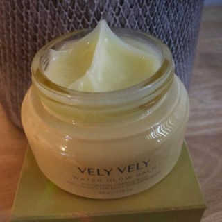VELY VELY Water Glow Balm — 3.5점을 준 리뷰어가 2020년 12월 올린 사용 사진