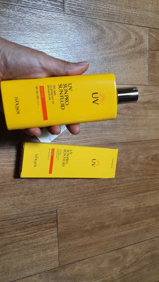 네이처컬렉션 이자녹스 UV 선 프로 365 익스트림 선 플루이드 100ml — 5점을 준 리뷰어가 2020년 5월 올린 사용 사진