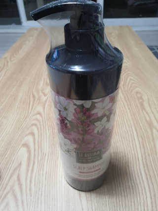 르퀼라야 스칼프 샴푸 810ml [가드니아/포레스트] — 5점을 준 리뷰어가 2020년 7월 올린 사용 사진
