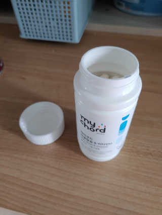 JW중외제약 마이코드 어골칼슘 비타민D — 4점을 준 리뷰어가 2020년 8월 올린 사용 사진