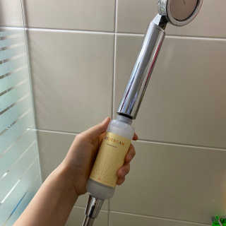 바디빔 비타민 샤워필터 망고피치향 — 4점을 준 리뷰어가 2020년 4월 올린 사용 사진