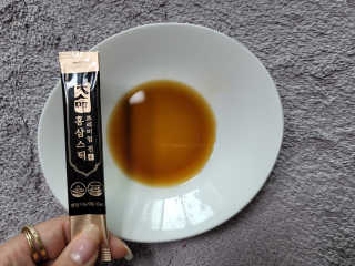 헬스업_천명진프리미엄홍삼스틱_10ml x 30포 — 5점을 준 리뷰어가 2020년 10월 올린 사용 사진