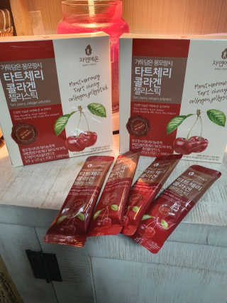자연에온 가득담은 몽모랑시 타트체리 콜라겐 젤리스틱 — 5점을 준 리뷰어가 2020년 12월 올린 사용 사진