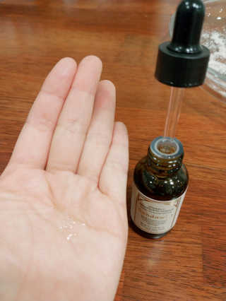 [스킨큐어] 산다화 비타민C 화이트닝 에센스 30ml — 4점을 준 리뷰어가 2020년 4월 올린 사용 사진