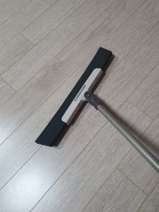 바네스데코 리빙 화장실 물기제거 물밀대 청소용품 — 5점을 준 리뷰어가 2020년 5월 올린 사용 사진