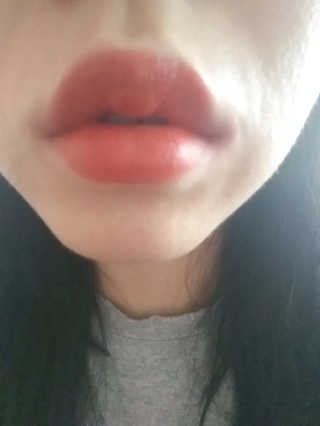 [블랙루즈] 에어 핏 벨벳틴트 시즌1 7종 중 택1+랜덤1 — 5점을 준 리뷰어가 2020년 9월 올린 사용 사진