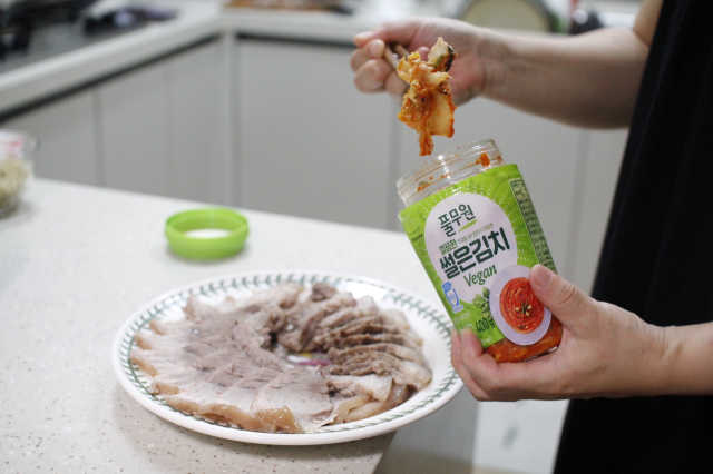[풀무원] 들기름 볶음김치, 톡톡 김치, 깔끔한 김치 리뷰 사진