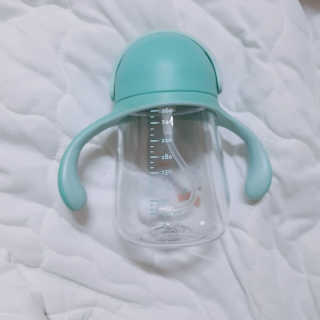 유비맘 트라이탄 코니빨대컵_컬러 랜덤 발송 — 5점을 준 리뷰어가 2020년 12월 올린 사용 사진