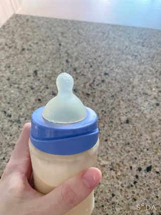 유비맘 PPSU 젖병 노꼭지_200ml_컬러 랜덤 발송 — 5점을 준 리뷰어가 2020년 9월 올린 사용 사진