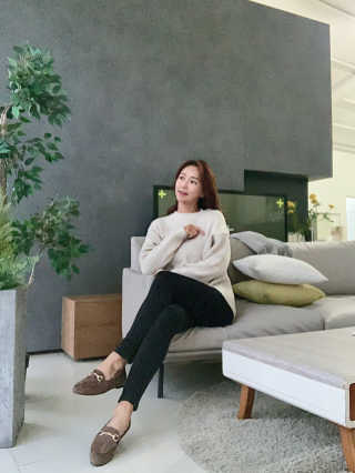 세인트디보스 스웨이드 로퍼 플랫 1cm — 5점을 준 리뷰어가 2020년 10월 올린 사용 사진