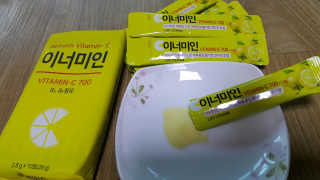 이너미인 VITAMIN-C 700 — 5점을 준 리뷰어가 2020년 8월 올린 사용 사진