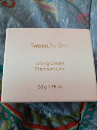 Tween.Ty Skin 트웬티스킨 리프팅 크림 프리미엄 라인 — 4.5점을 준 리뷰어가 2020년 9월 올린 사용 사진