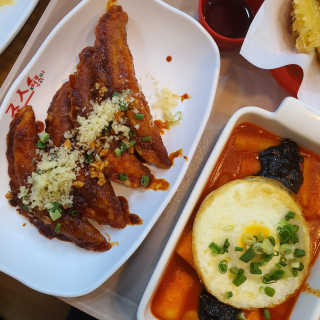 죠스떡볶이 [죠스푸드] 짜빠떡볶이+떡또그+범벅만두 신메뉴 3종 — 4점을 준 리뷰어가 2020년 5월 올린 사용 사진