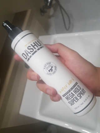 다슈코리아 다슈 포 맨 프리미엄 메가 홀드 슈퍼 스프레이 250ml — 5점을 준 리뷰어가 2020년 8월 올린 사용 사진