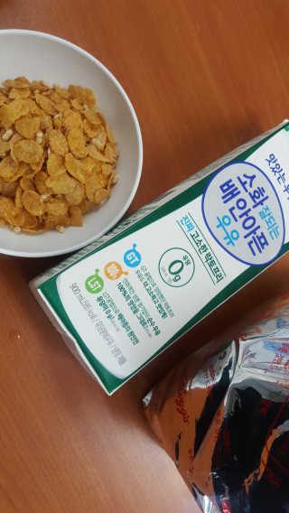 남양유업 맛있는우유GT 소화잘되는 배안아픈우유 3EA — 5점을 준 리뷰어가 2020년 10월 올린 사용 사진