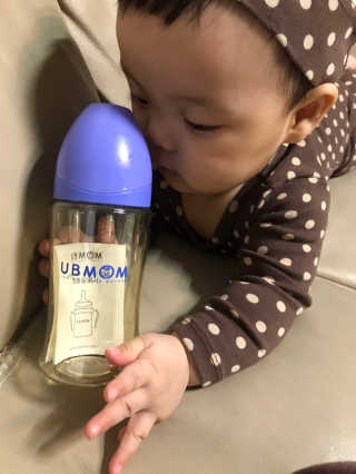 유비맘 PPSU 젖병 노꼭지_260ml_컬러 랜덤 발송 — 5점을 준 리뷰어가 2020년 10월 올린 사용 사진