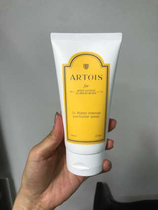 아르투아 ARTOIS 꽃밭에 누운듯 은은한 꽃향기, 아르투아 자르 바디로션 — 5점을 준 리뷰어가 2020년 7월 올린 사용 사진