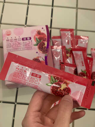 헬스업_쁘띠쁘띠석류콜라겐젤리_20g x 14포 — 4점을 준 리뷰어가 2020년 12월 올린 사용 사진