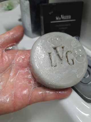 라 뷔게르 [Shampoo Bar] 쏠 드 뷔게르 — 5점을 준 리뷰어가 2020년 5월 올린 사용 사진