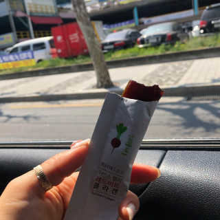 유유네이처 머빈스 젤리 레드비트 콜라겐 — 5점을 준 리뷰어가 2020년 5월 올린 사용 사진