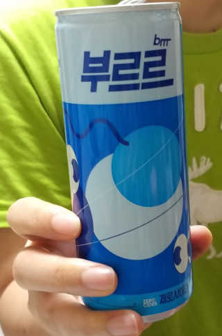 [칼로리 걱정 NO 제로칼로리 탄산음료]  부담없이 즐기는 부르르Brrr~~ 제로 사이다 — 4점을 준 리뷰어가 2020년 12월 올린 사용 사진