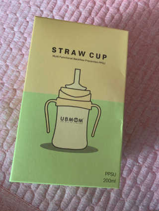 유비맘 샘방지 PPSU 빨대컵_컬러 랜덤 발송 — 5점을 준 리뷰어가 2020년 8월 올린 사용 사진