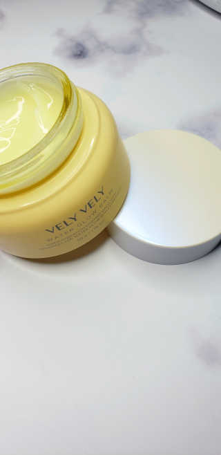 ChelseaLearnsMakeup님이 올린 리뷰 사진 2