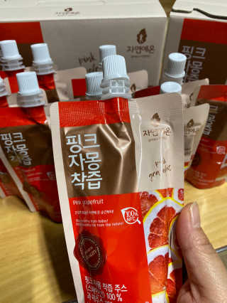 자연에온 핑크 자몽 착즙 100mL 10개입 2BOX — 5점을 준 리뷰어가 2020년 10월 올린 사용 사진