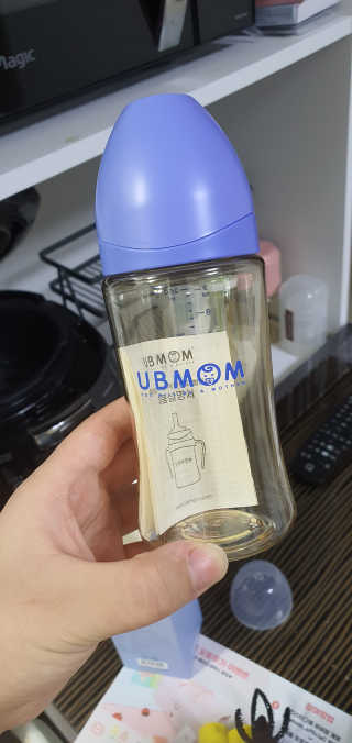 유비맘 PPSU 젖병 노꼭지_260ml_컬러 랜덤 발송 — 5점을 준 리뷰어가 2020년 10월 올린 사용 사진