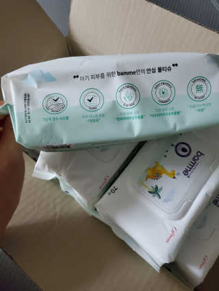 오브맘 밤 프리미엄 엠보싱 물티슈 70매 10개입 — 5점을 준 리뷰어가 2020년 12월 올린 사용 사진